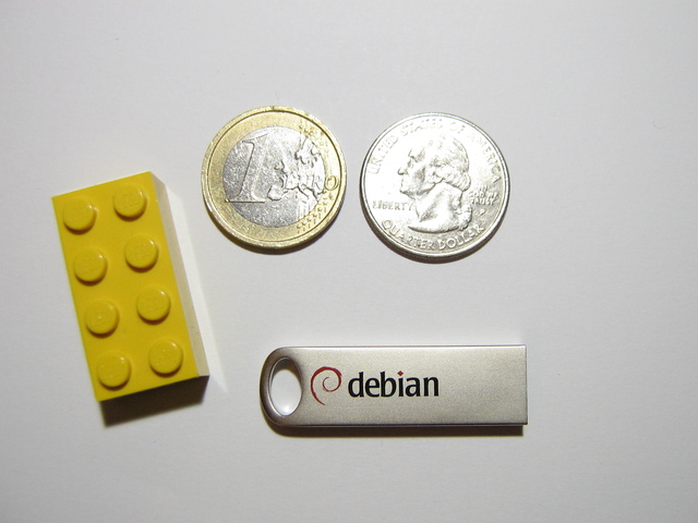 Debian 9 Flash Drive
