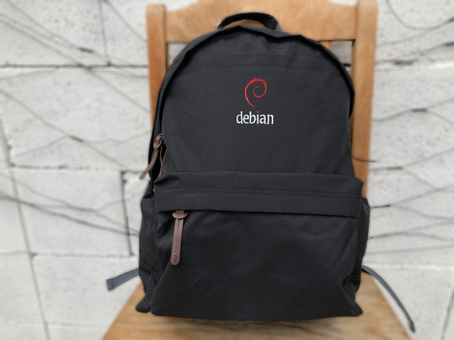 Debian (type 2) laptop backpack