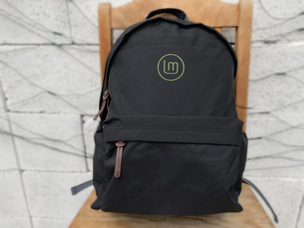 Linux Mint ring laptop backpack