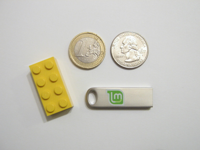 Linux Mint 18.2 Flash Drive