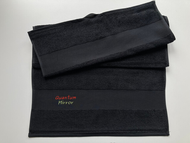 Quantum Mirror Towel (black)